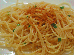 ピアッティのレシピ：ボッタルガのスパゲッティ