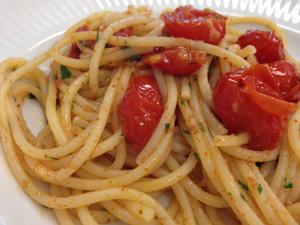 ピアッティのレシピ：ミニトマトとボッタルガのスパゲッティ